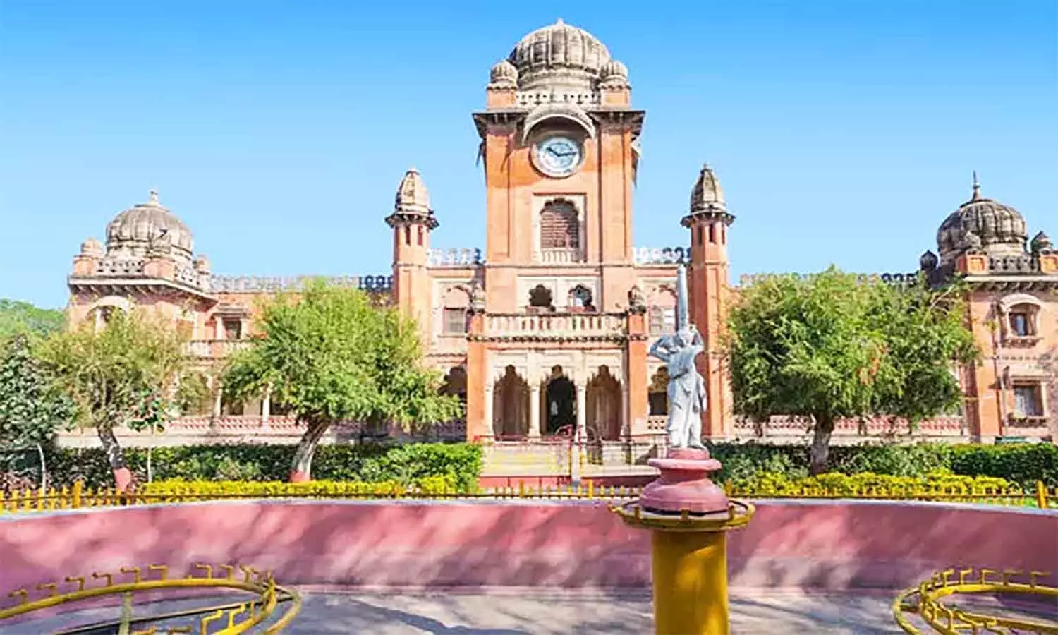 एमपी के इंदौर में 119 साल पुरानी विरासत को निजी हाथों में सौंपने की तैयारी, कंपनी को पूरी करनी होंगी यह शर्तें एमपी के इंदौर में 119 साल पुरानी विरासत को निजी हाथों में सौंपने की तैयारी, कंपनी को पूरी करनी होंगी यह शर्तें