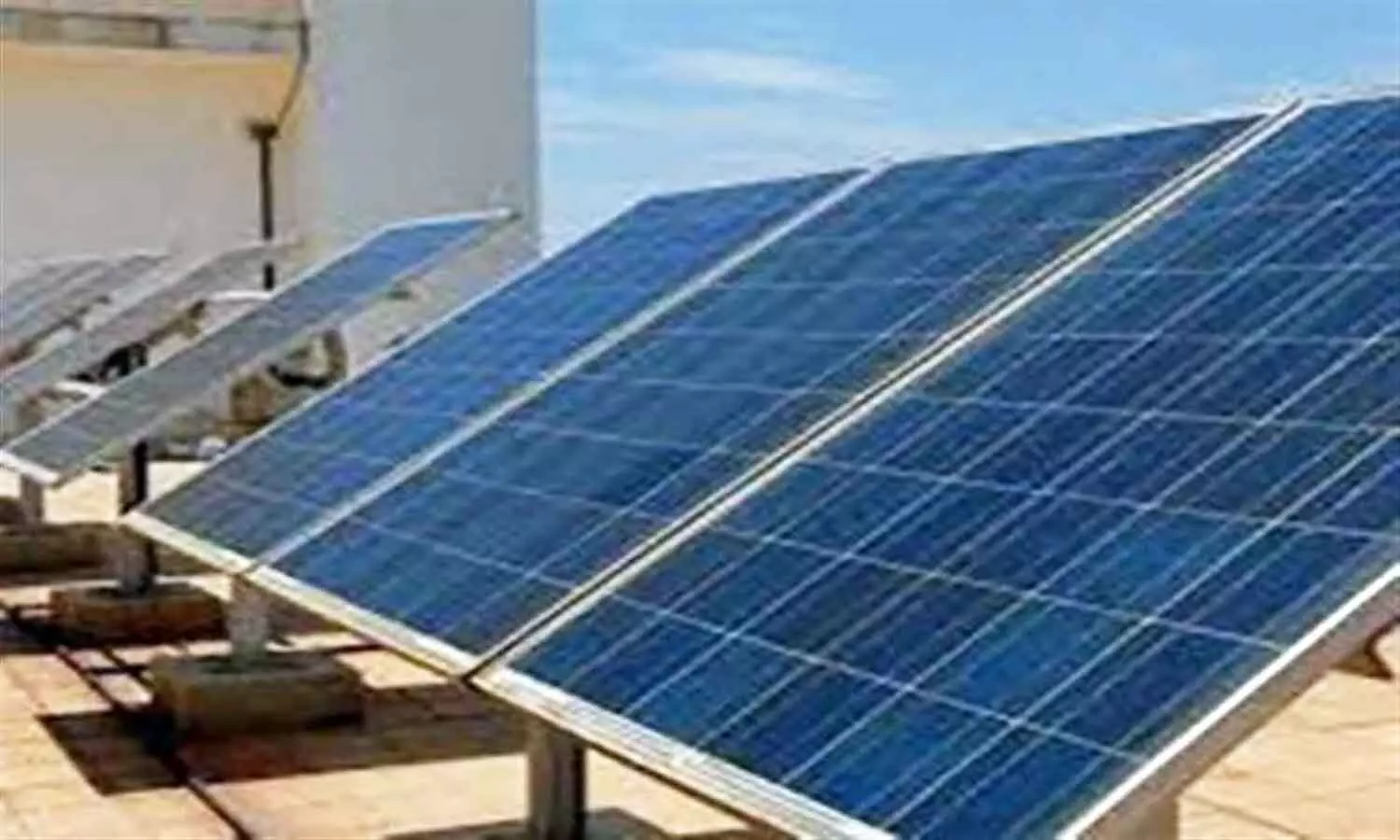 Solar Rooftop: एमपी में सौर ऊर्जा पैनल लगवाने पर मिलेगी 25 वर्षों तक बिजली, कितनी मिलती है सब्सिडी जान लें