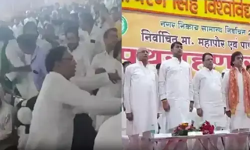 शपथ ग्रहण कार्यक्रम में AIMIM के पार्षदों की कुटाई, वंदे मातरम् बजने पर खड़े नहीं हुए थे