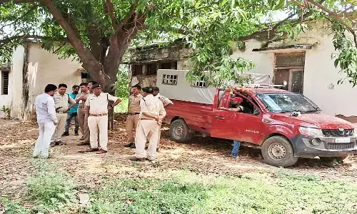 रीवा पुलिस ने अंधी हत्या मामले का किया पर्दाफाश, चाचा की मौत का बदला लेने युवक को कुल्हाड़ी से काट दिया था रीवा पुलिस ने अंधी हत्या मामले का किया पर्दाफाश, चाचा की मौत का बदला लेने युवक को कुल्हाड़ी से काट दिया था