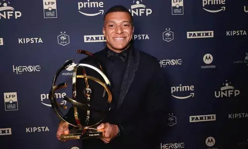 Kylian mbappé ने फिर जीता Ligue 1 Player Of The Year का अवॉर्ड, पीछे छूटे Lionel Messi