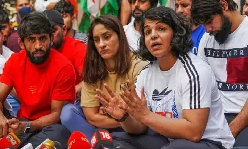 जंतर मंतर से भगाने के बाद इंडिया गेट में पहलवान करेंगे प्रोटेस्ट! कहा- जीते हुए मेडल गंगा में बहा देंगे जंतर मंतर से भगाने के बाद इंडिया गेट में पहलवान करेंगे प्रोटेस्ट! कहा- जीते हुए मेडल गंगा में बहा देंगे