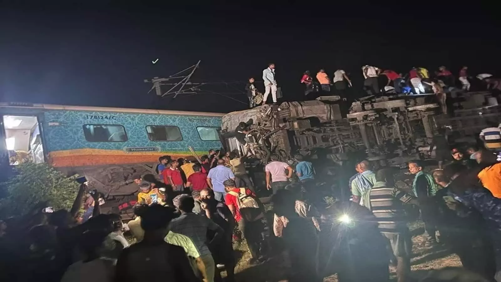 Coromandel Train Accident: बालासोर में अब मलबा हटाने में जुटे 1 हजार मजदूर, 90 ट्रेनें रद्द-46 का रूट बदला, चेक करें LIST