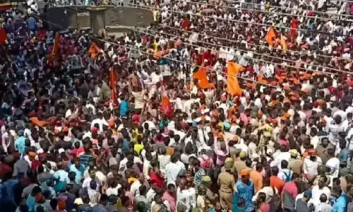 महाराष्ट्र के कोल्हापुर में औरंगजेब को लेकर हिंदू-मुसलमानों के बीच हिंसक झड़प! जानें पूरा मामला महाराष्ट्र के कोल्हापुर में औरंगजेब को लेकर हिंदू-मुसलमानों के बीच हिंसक झड़प! जानें पूरा मामला