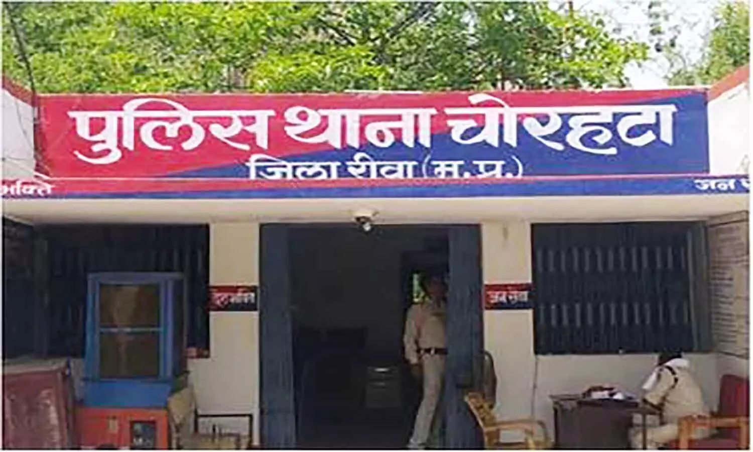 युवक की हत्या का मामला: परिजनों को मिल रही जान से मारने की धमकियां, रीवा SP से लगाई गुहार युवक की हत्या का मामला: परिजनों को मिल रही जान से मारने की धमकियां, रीवा SP से लगाई गुहार