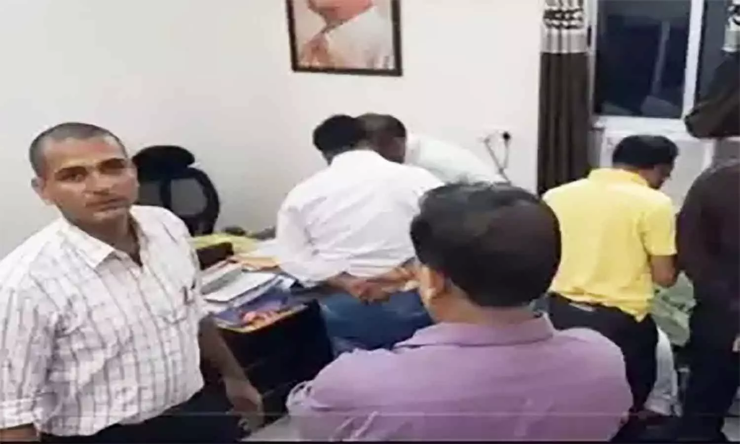 MP CBI Action: एमपी के जबलपुर में सीजीएसटी के डिप्टी कमिश्नर समेत 4 इंस्पेक्टर 7 लाख रुपए रिश्वत लेते गिरफ्तार