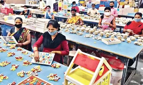 Indore Toy Production: एमपी का इंदौर IT के बाद अब TOY का बना हब, प्रतिदिन 65 से 70 लाख खिलौनों का प्रॉडक्शन