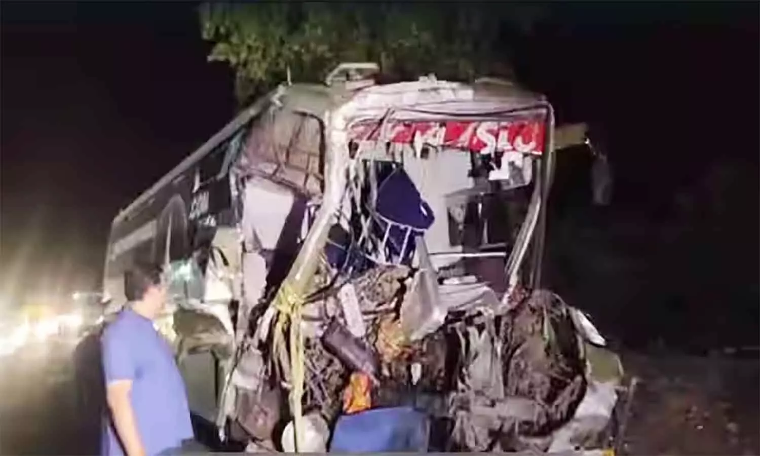 Gwalior to Delhi Bus Accident: एमपी के ग्वालियर से दिल्ली जा रही वीडियो कोच बस डंपर में जा घुसी, 3 लोगों की मौत, 11 घायल