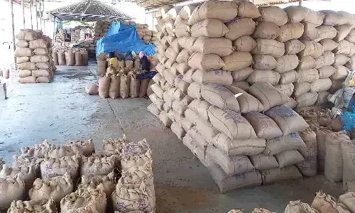 Rewa Karhiya Mandi Revenue: रीवा की करहिया मंडी ने पिछले वर्ष से सवा करोड़ अधिक अर्जित किया राजस्व, ‘बी‘ ग्रेड में फिर हो सकती है वापसी Rewa Karhiya Mandi Revenue: रीवा की करहिया मंडी ने पिछले वर्ष से सवा करोड़ अधिक अर्जित किया राजस्व, ‘बी‘ ग्रेड में फिर हो सकती है वापसी