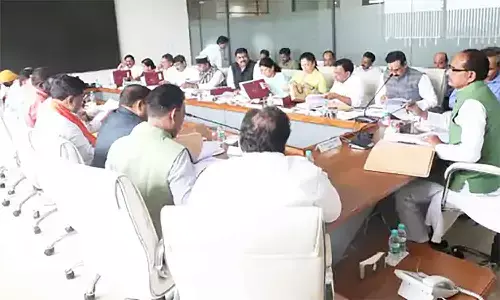 MP Cabinet Meeting: एमपी में 6 नए मेडिकल कॉलेज को कैबिनेट ने दी मंजूरी, 5 रुपए में मिलेगी ‘मामा की थाली’ MP Cabinet Meeting: एमपी में 6 नए मेडिकल कॉलेज को कैबिनेट ने दी मंजूरी, 5 रुपए में मिलेगी ‘मामा की थाली’