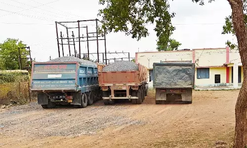 रीवा में खनिज व उड़नदस्ता टीम की संयुक्त कार्रवाई, रेत और गिट्टी की ओवरलोड 6 गाड़ियां जब्त