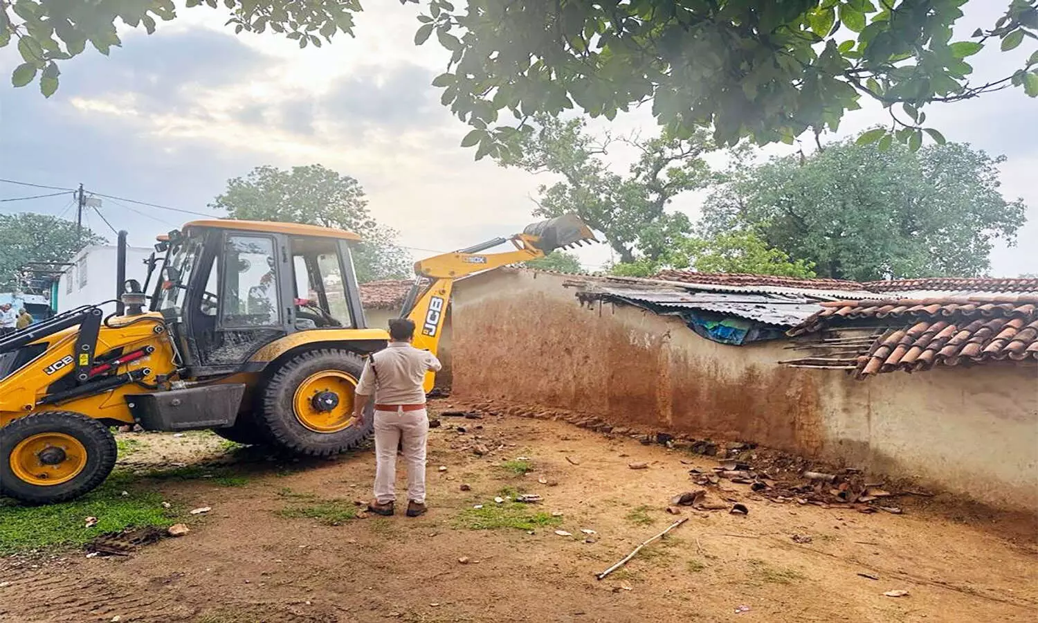 एमपी के सिंगरौली में चार वर्षीय मासूम से दुष्कर्म, आरोपी के घर पर चला बुलडोजर