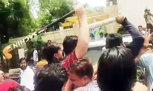 एमपी के ग्वालियर का मामलाः पूर्व मंत्री के स्वागत के दौरान आपस में ही भिड़ गए कांग्रेसी नेता!