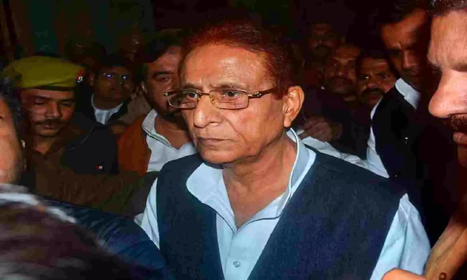 सपा नेता आजम खान को 2 साल की सज़ा! 2019 लोकसभा चुनाव के दौरान हेट स्पीच दी दी सपा नेता आजम खान को 2 साल की सज़ा! 2019 लोकसभा चुनाव के दौरान हेट स्पीच दी दी