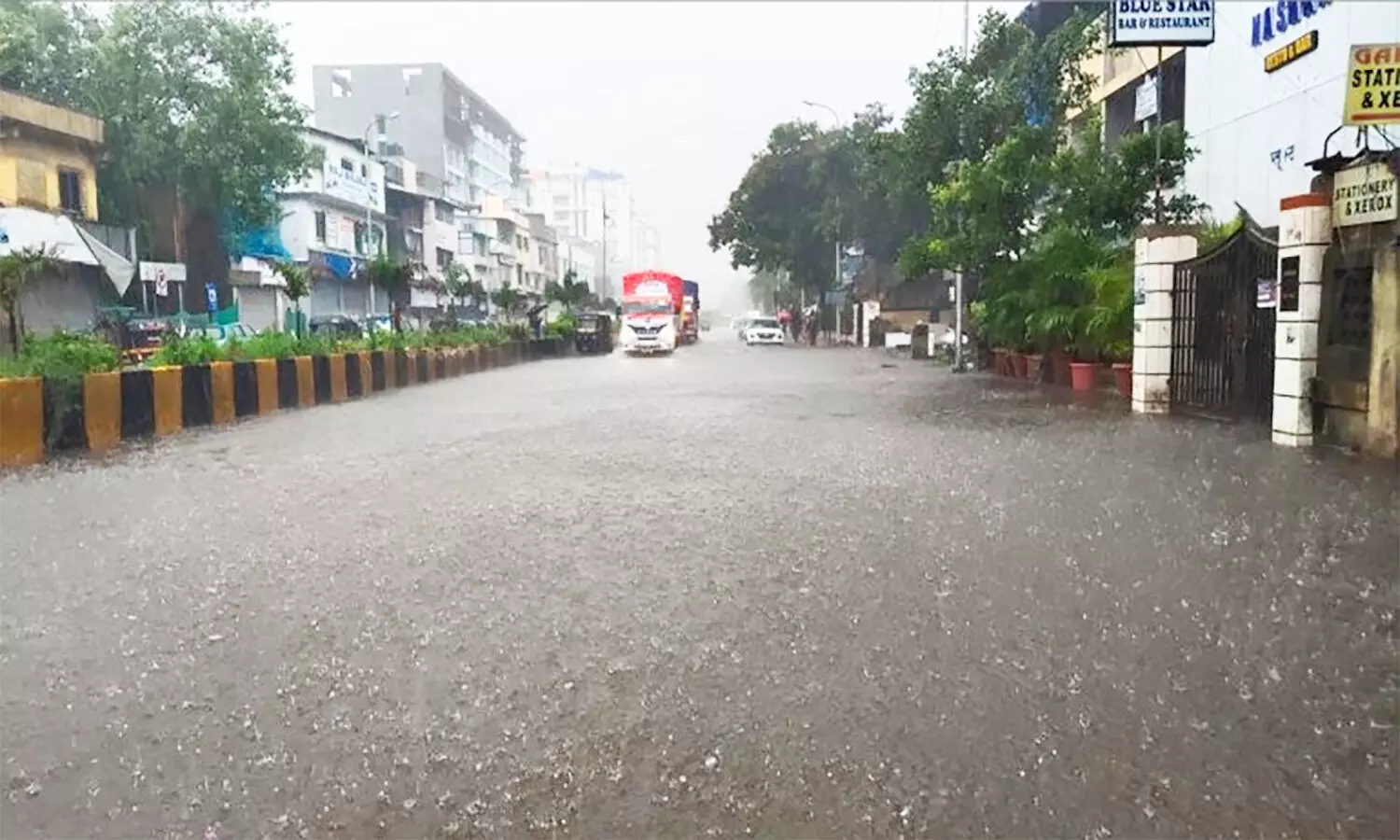 IMD Weather Forecast: मुंबई, ठाणे, पुणे के लिए रेड और येलो अलर्ट जारी