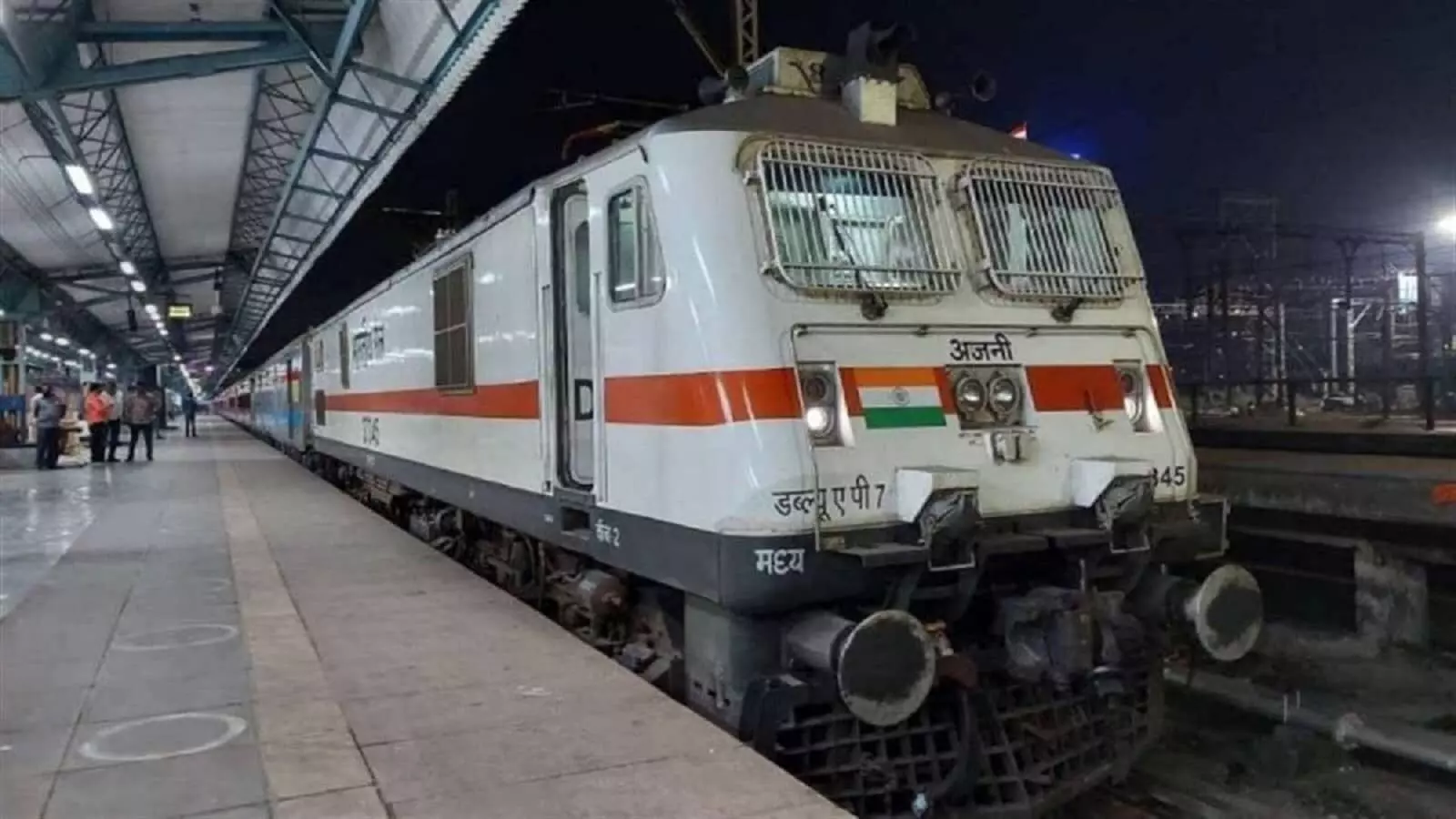 एमपी के रेल यात्रियों के लिए बड़ी खबर, जबलपुर-इंदौर ओवरनाइट एक्सप्रेस ट्रेन को लेकर अपडेट, हजारो को मिलेगा लाभ