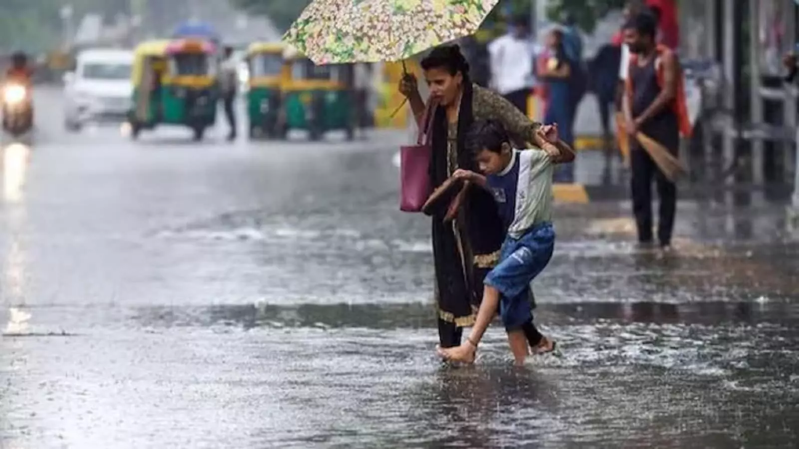 Mumbai Rains: क्या कल भी बंद रहेंगे मुंबई के स्कूल? मौसम विभाग ने जारी किया ऑरेंज अलर्ट, जानें क्या है UPDATE