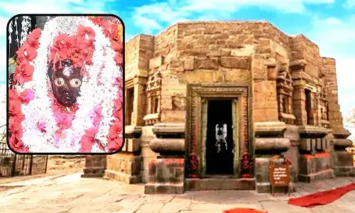 Maa Mundeshwari Temple: इस मंदिर में माता को भेंट की जाती है बिना रक्त बहाए बलि, यह है इसके पीछे का रहस्य और इतिहास Maa Mundeshwari Temple: इस मंदिर में माता को भेंट की जाती है बिना रक्त बहाए बलि, यह है इसके पीछे का रहस्य और इतिहास