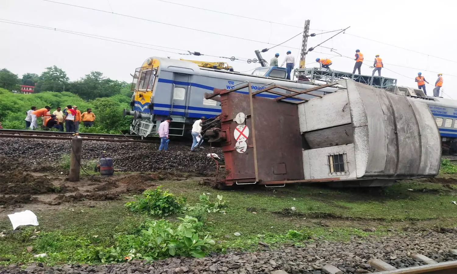 Railway News: एमपी में पटरी से उतरकर पलट गया मालगाड़ी का डिब्बा, कुछ गाड़ियों का मार्ग परिवर्तित तो इनको किया रीशेड्यूल