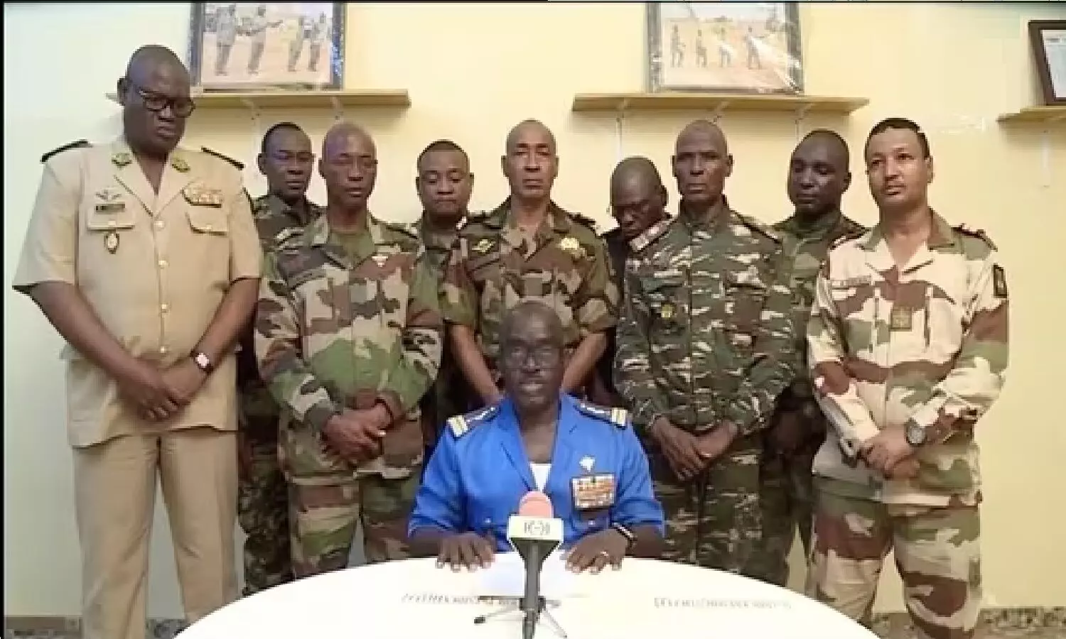 नाइजर में क्या हो रहा: सेना ने तख्तापलट कर अपने राष्ट्रपति Mohamed Bazoum  को गिरफ्तार कर लिया! Niger में अब क्या होगा?