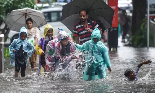 जबलपुर में भारी बारिश का रेड अलर्ट, DM ने जारी किया आदेश, शुक्रवार को स्कूलों में छुट्टी घोषित जबलपुर में भारी बारिश का रेड अलर्ट, DM ने जारी किया आदेश, शुक्रवार को स्कूलों में छुट्टी घोषित