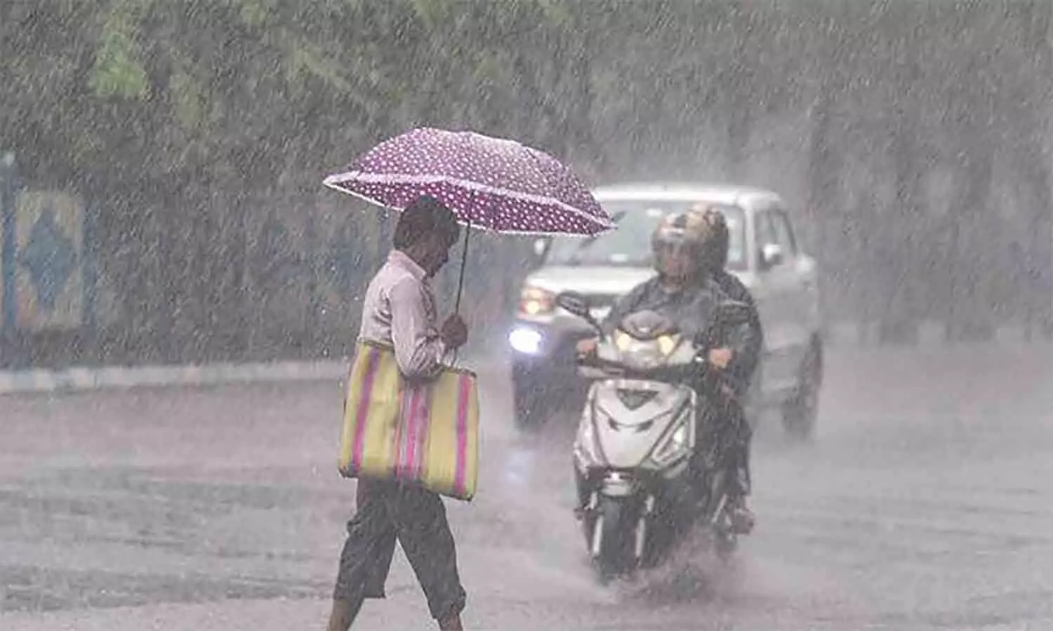 स्मार्टफोन चार्ज कर हो जाएं तैयार! होगी मूसलाधार बारिश, एमपी के 8 जिलों में अति भारी वर्षा का अलर्ट जारी