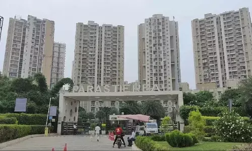 नोएडा में लिफ्ट गिरने से महिला की मौत, 8 के खिलाफ FIR दर्ज