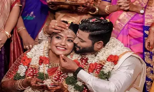 शादी के एक साल बाद ही इस मशहूर टीवी एक्ट्रेस Sruthi Shanmuga Priya पर टूटा दुखों का पहाड़, पति की मौत से सदमे में शादी के एक साल बाद ही इस मशहूर टीवी एक्ट्रेस Sruthi Shanmuga Priya पर टूटा दुखों का पहाड़, पति की मौत से सदमे में