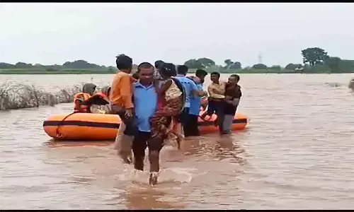 Panna Flood: एमपी के पन्ना जिले में बारिश से बाढ़ जैसे हालात, सिहार गांव में फंसे 60 लोगों का किया रेस्क्यू