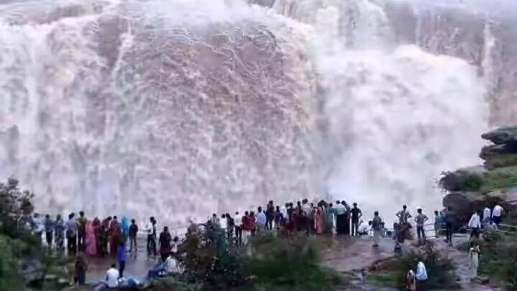 पुरवा जलप्रपात, सेमरिया रीवा