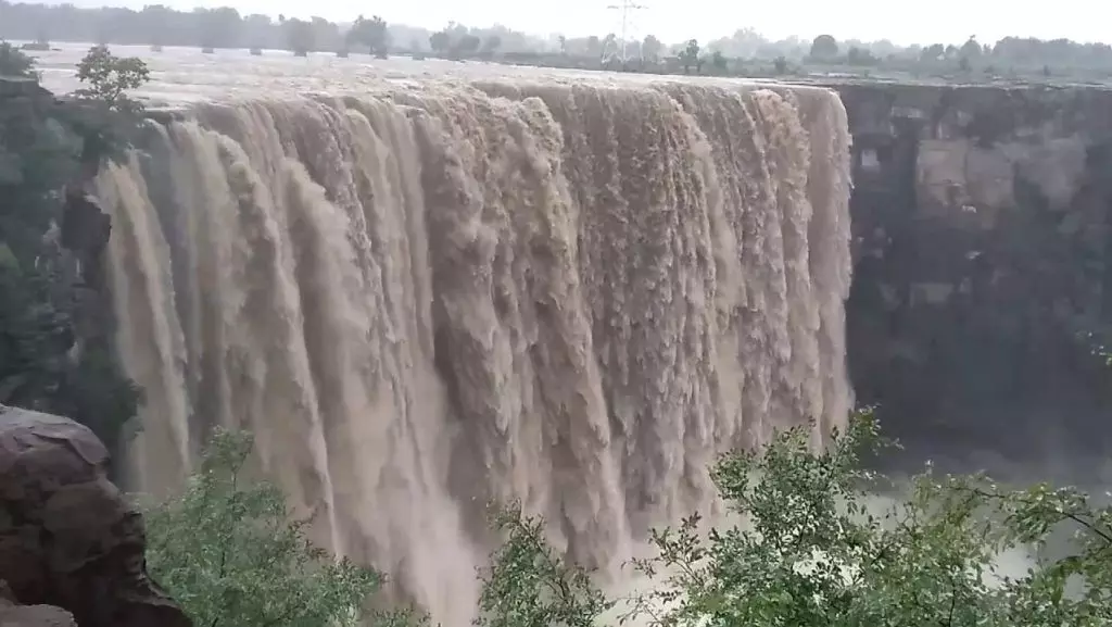 चचाई जलप्रपात, सेमरिया रीवा