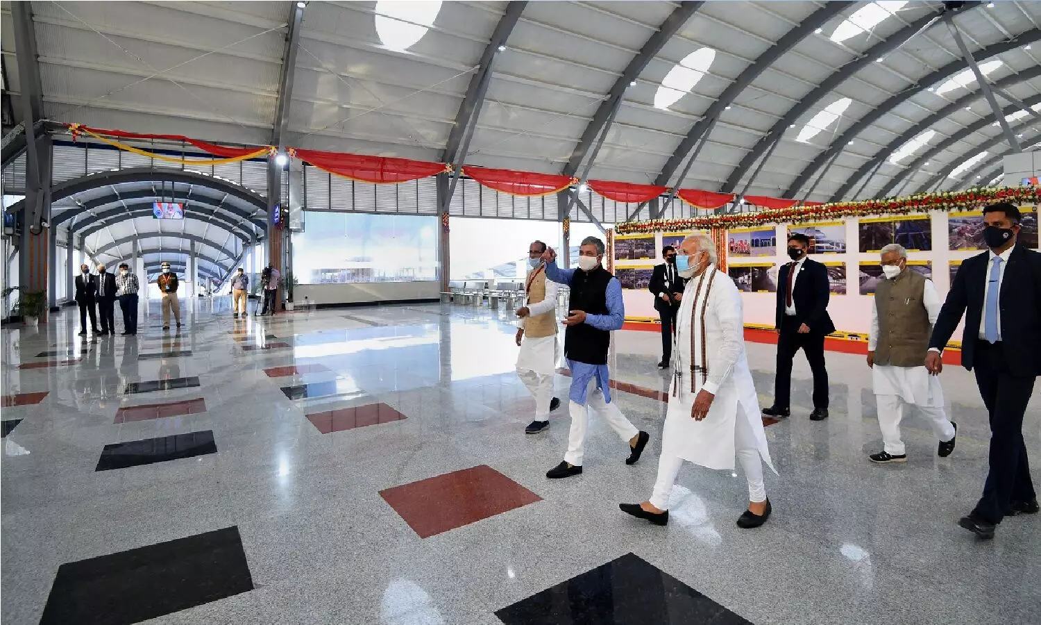 देश के 1309 रेलवे स्टेशंस बनेंगे World Class Railway Station, पीएम मोदी ने अधरशिला रखी