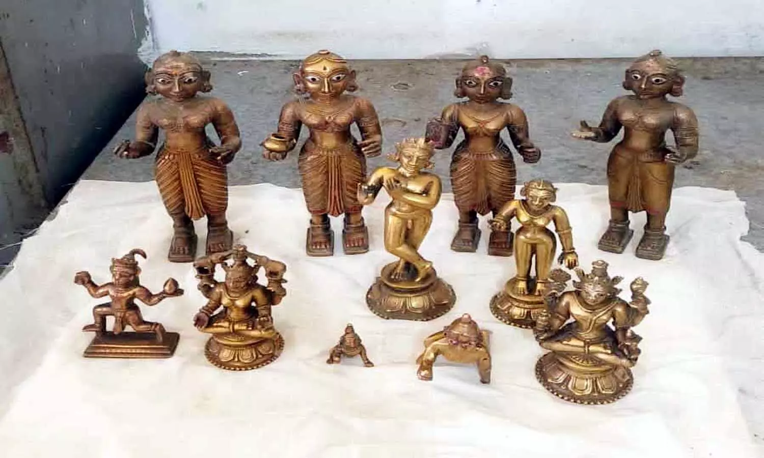 रीवा में प्राचीन मंदिर से भगवान की मूर्तियां कर दी थी पार, बदमाश को गिरफ्तार कर भेजा गया जेल