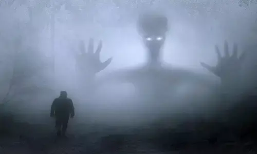 Peru Alien Attack: पेरू में दिखा 7 फीट का एलियन! गांव वालों पर कर दिया हमला Peru Alien Attack: पेरू में दिखा 7 फीट का एलियन! गांव वालों पर कर दिया हमला