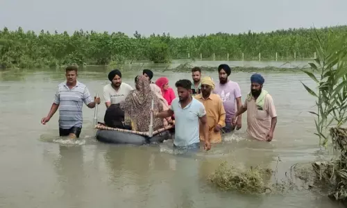 पंजाब के 6 जिलों बाढ़ से हालत ख़राब, स्कूलों में छुट्टी घोषित, आने वाले दिनों इन राज्यों में भारी बारिश के आसार