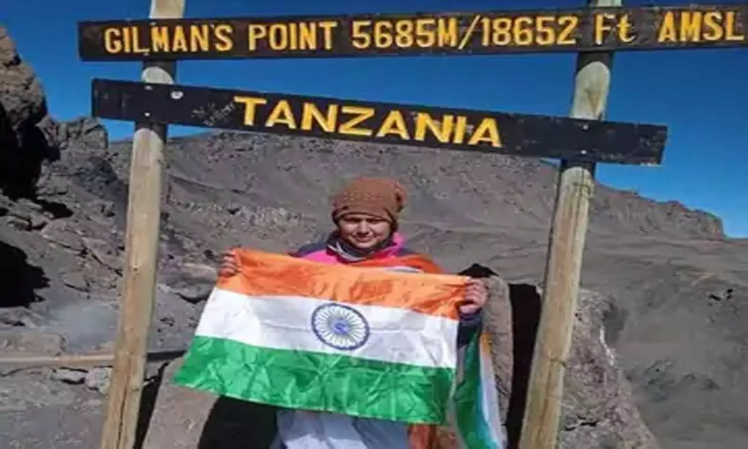 एमपी के पन्ना की बेटी ने फहराया दक्षिण अफ्रीका की सबसे ऊंची चोटी किलिमंजारों में तिरंगा