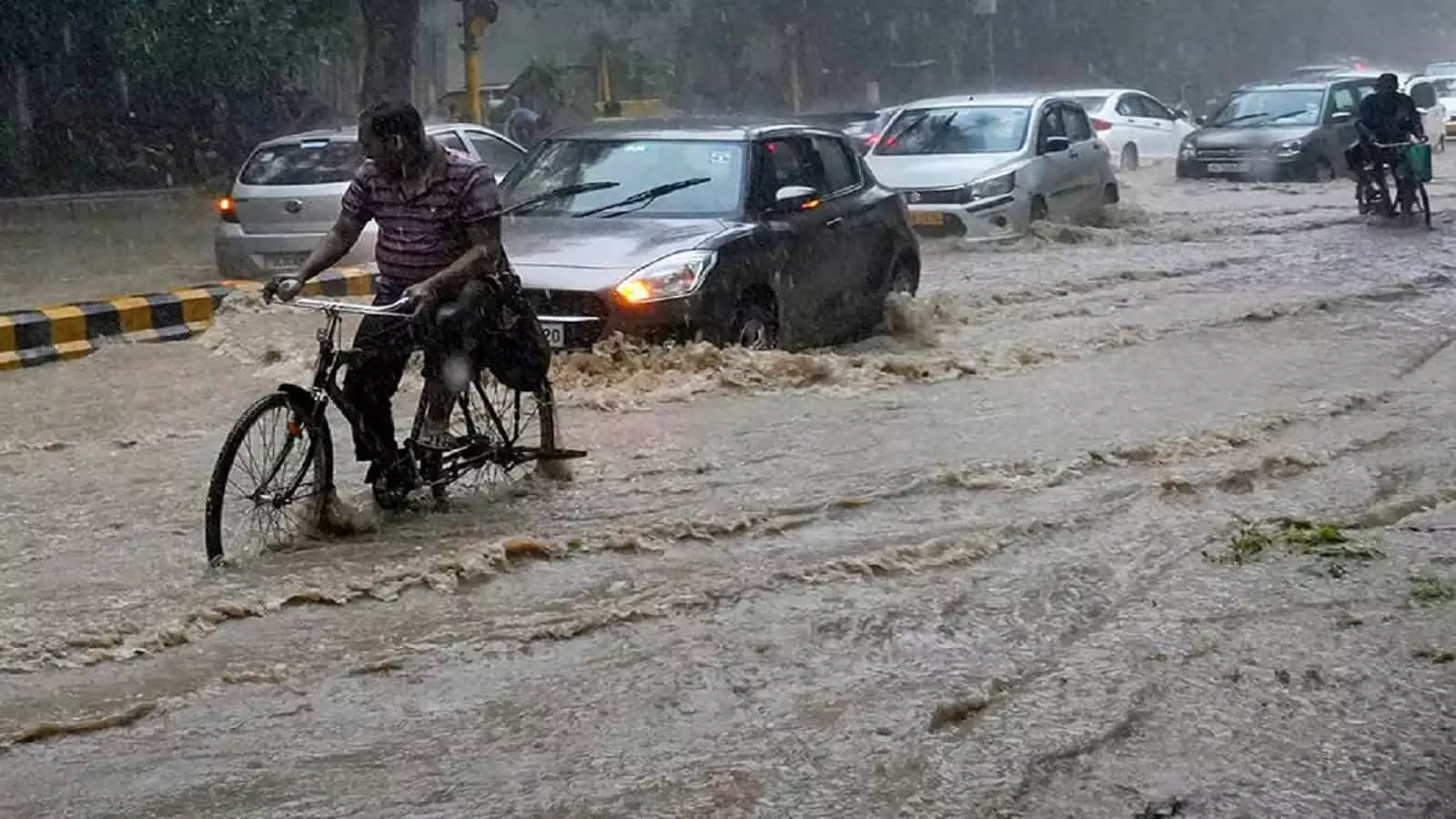 Bihar Next 5 Days Weather Forecast: बिहार में 26 अगस्त तक भारी बारिश के आसार, इन जिलों में ALERT जारी