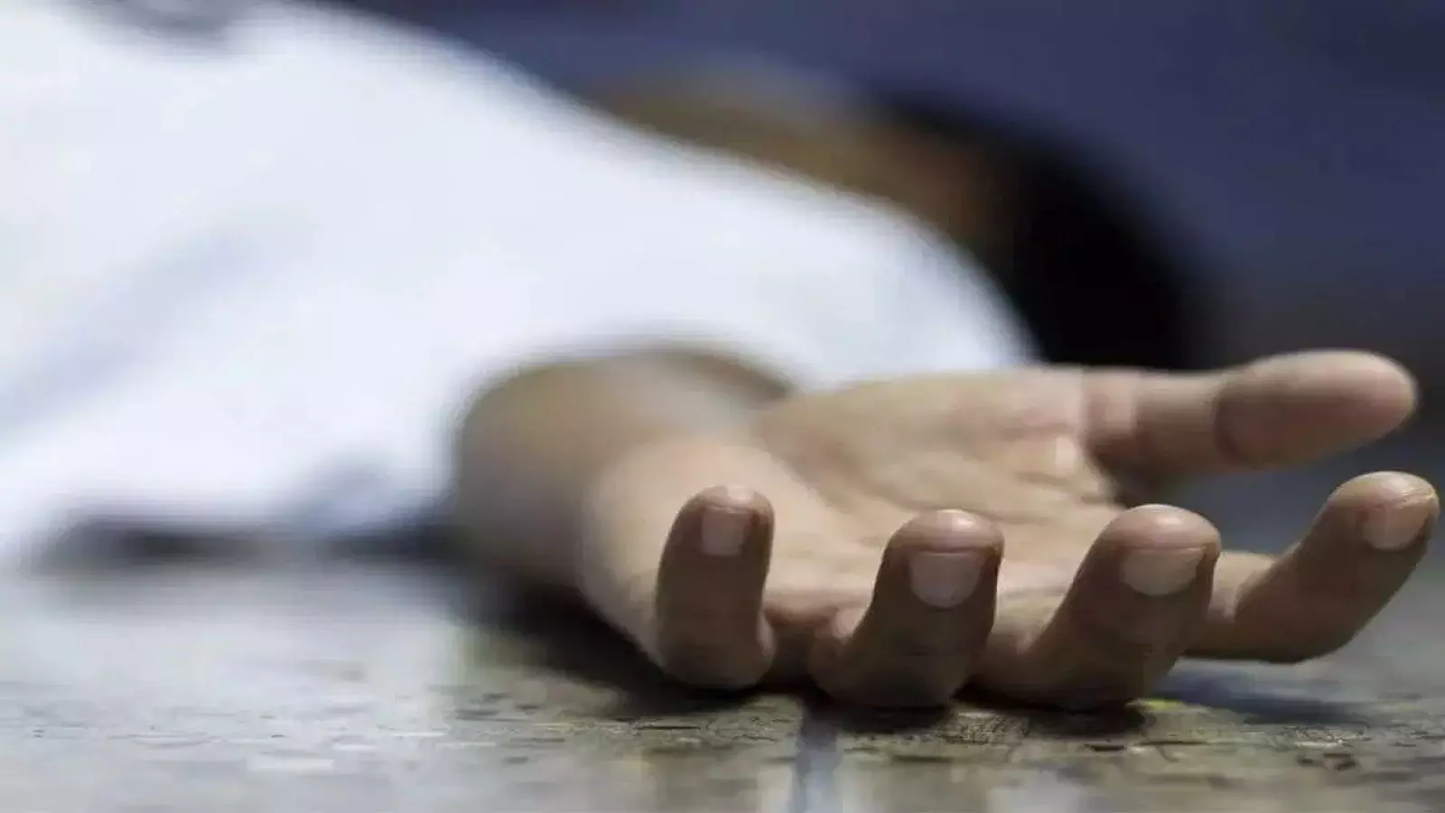 किराए के मकान में एक ही परिवार 4 लोगों का मिला शव, हत्या या आत्महत्या पुलिस जुटी जांच में