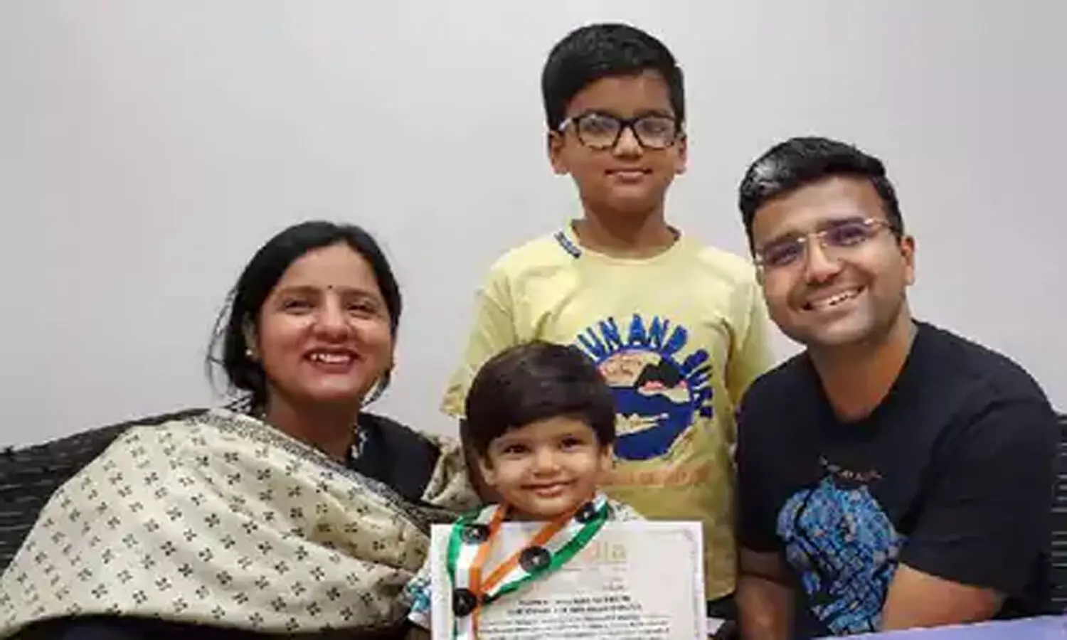 एमपी की 2 वर्षीय दिविशा का कमाल, 3 मिनट में किया हनुमान चालीसा का पाठ, इंडिया बुक्स ऑफ रिकॉर्ड्स में दर्ज हुआ नाम