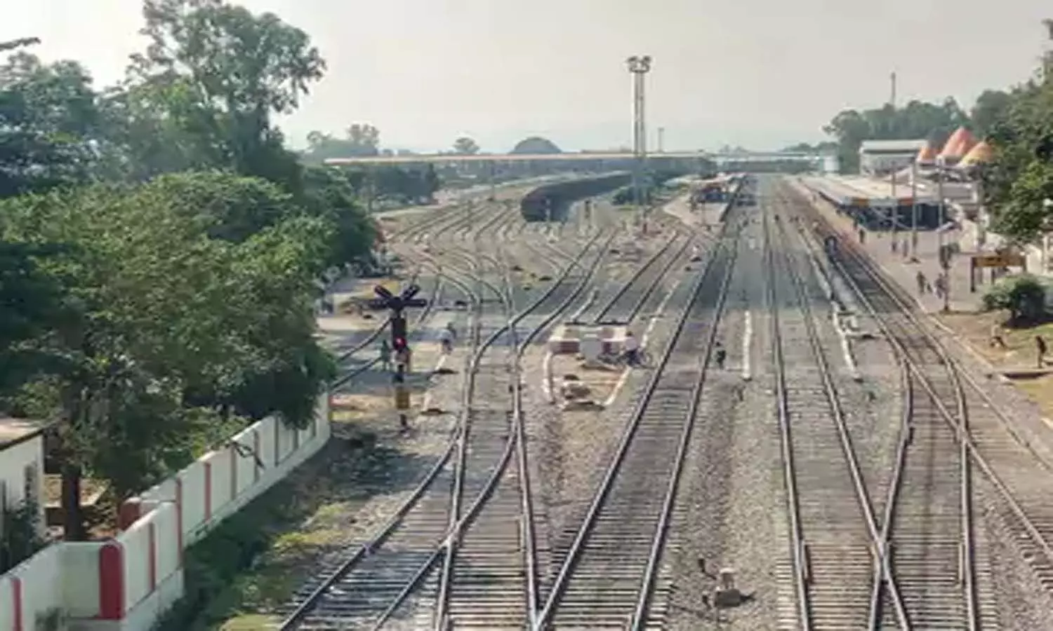 Railway News: रेल यात्रियों को सुविधा, रेलवे ने इन 8 ट्रेनों की बढ़ाई स्टॉपेज अवधि