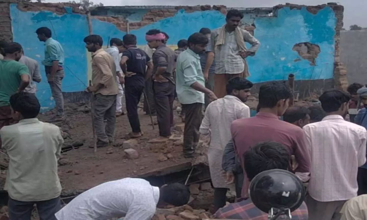 एमपी के विदिशा में जर्जर स्कूल भवन की छत गिरने से दो की मौत, एक की हालत गंभीर