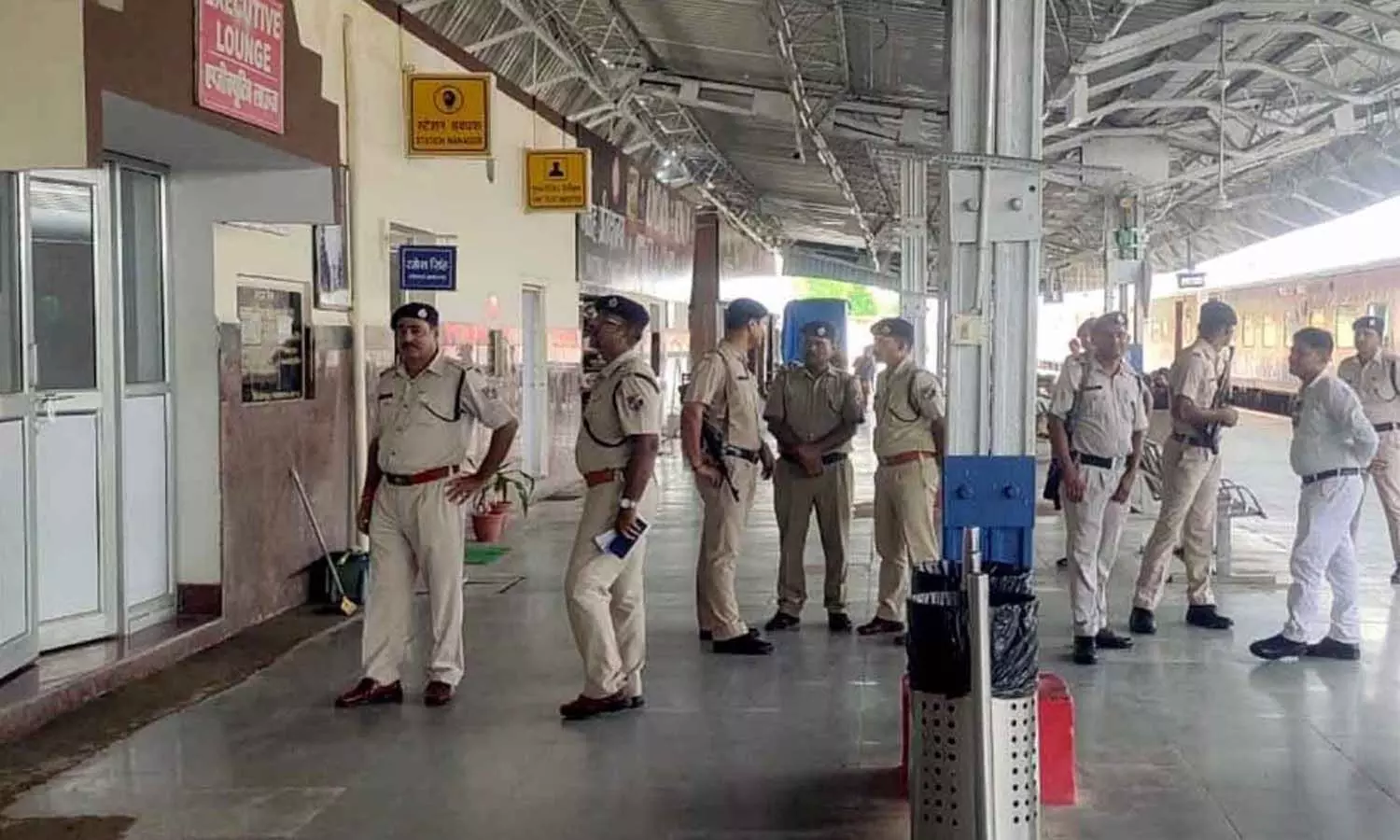 रीवा रेलवे स्टेशन में आरपीएफ व पुलिस बल की रही पैनी नजर, यह है मामला
