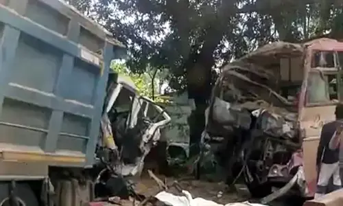 एमपी के बैतूल में डंपर से टकराई यात्री बस, 15 यात्री हुए घायल