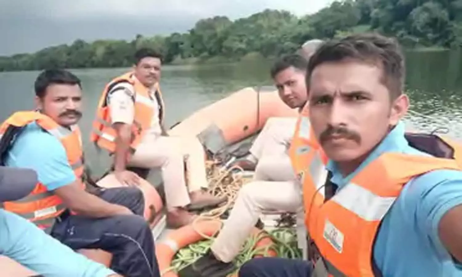 रीवा की टमस नदी में नहाने गया युवक डूबा, तलाश में जुटी एसडीईआरएफ की टीम
