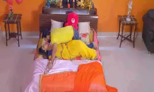 Pawan Singh ने Sanchita Banerjee के साथ किया ताबतोड़ रोमांस, इंटरनेट में मचा बवाल Pawan Singh ने Sanchita Banerjee के साथ किया ताबतोड़ रोमांस, इंटरनेट में मचा बवाल