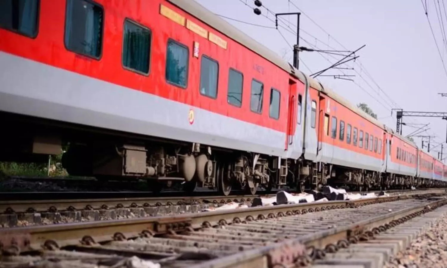 Railway News: रीवा रेलवे स्टेशन से चलने वाली इस ट्रेन को नहीं मिला एक्सटेंशन, आज लगाएगी अंतिम फेरा