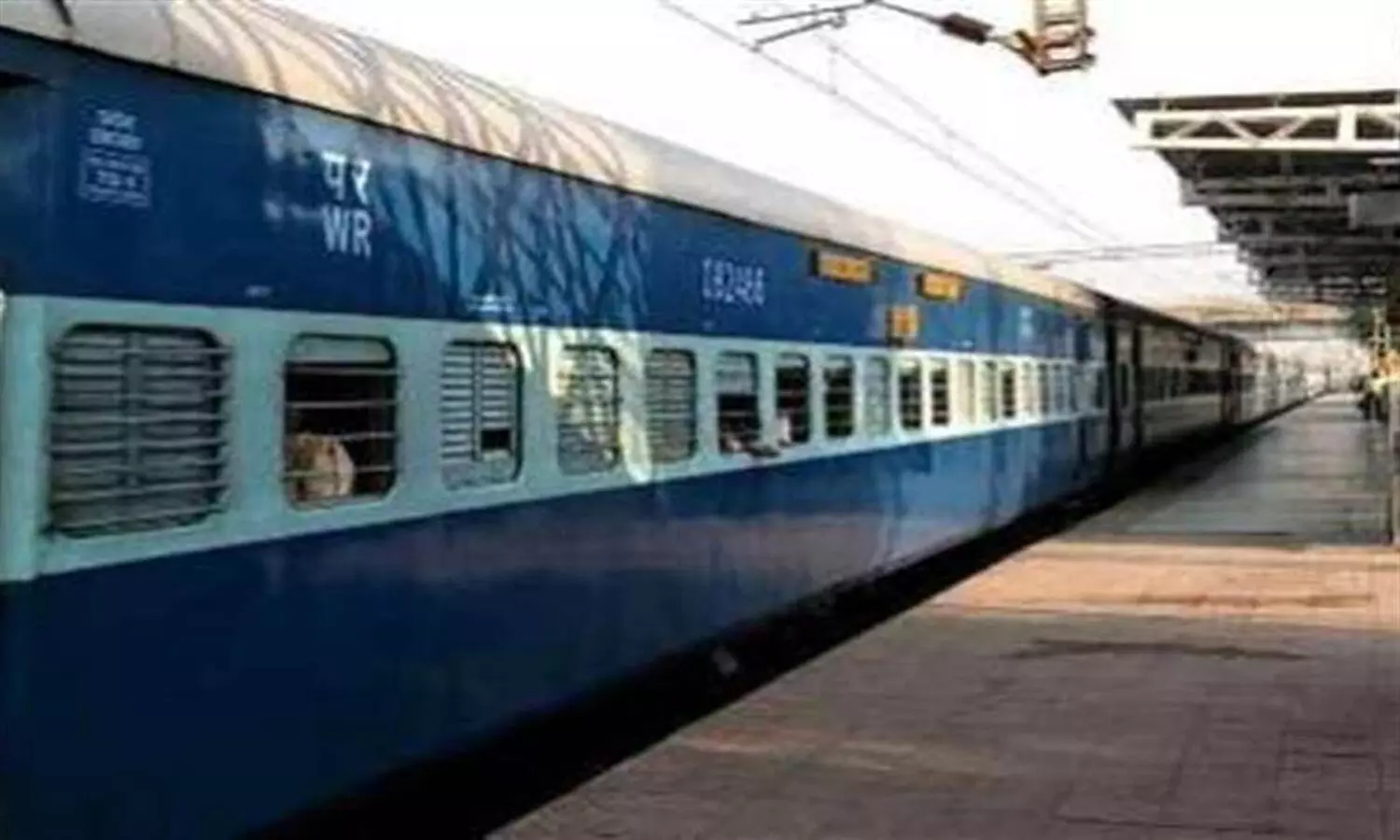 Railway News: एमपी के रेल यात्रियों को सुविधा, इन ट्रेनों की बढ़ाई स्टॉपेज अवधि, यहां के यात्रियों को होगा लाभ