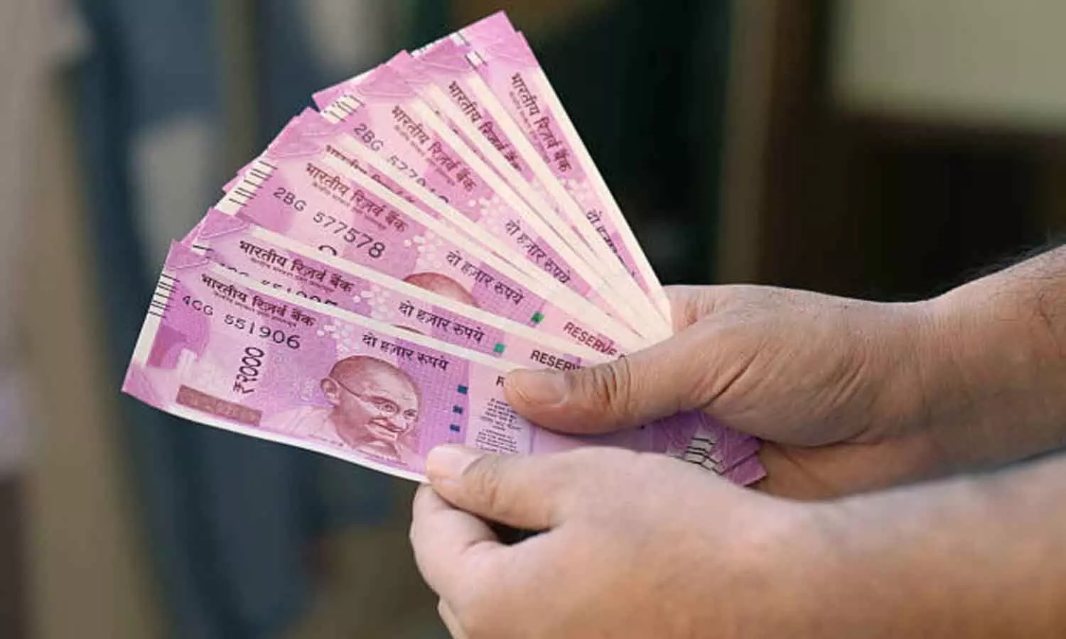 2000 Note Exchange: अब 7 अक्टूबर तक बदल सकेंगे 2 हजार रुपए के गुलाबी नोट, यहां पर जानें पूरी प्रक्रिया