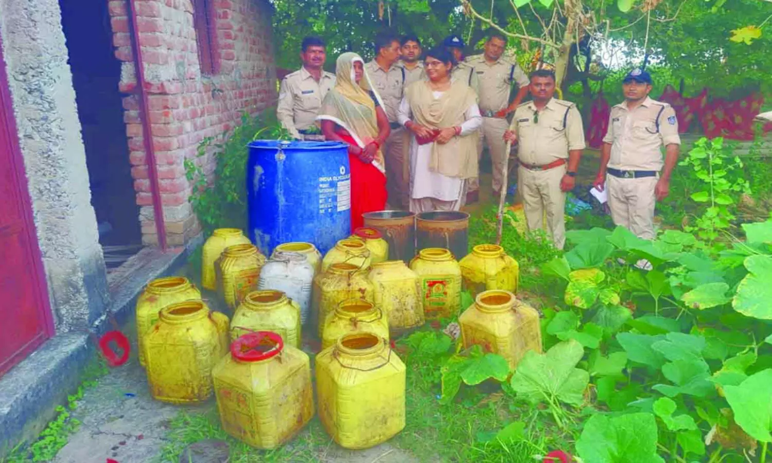 रीवा जिले में आबकारी विभाग की कार्रवाई से अवैध शराब कारोबारियों में मचा हड़कम्प, बनाए गए प्रकरण