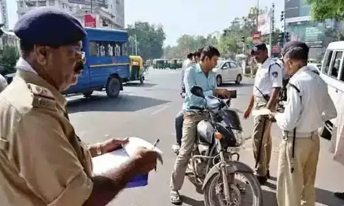 Traffic Challan New Rules: चालान के साथ अब माता-पिता को होगी जेल, नया नियम लागू